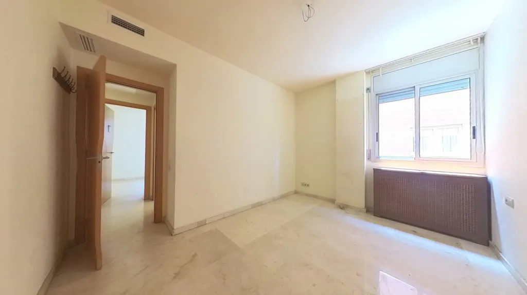 Toad - Occupied Flat with Terrace in Sabadell
