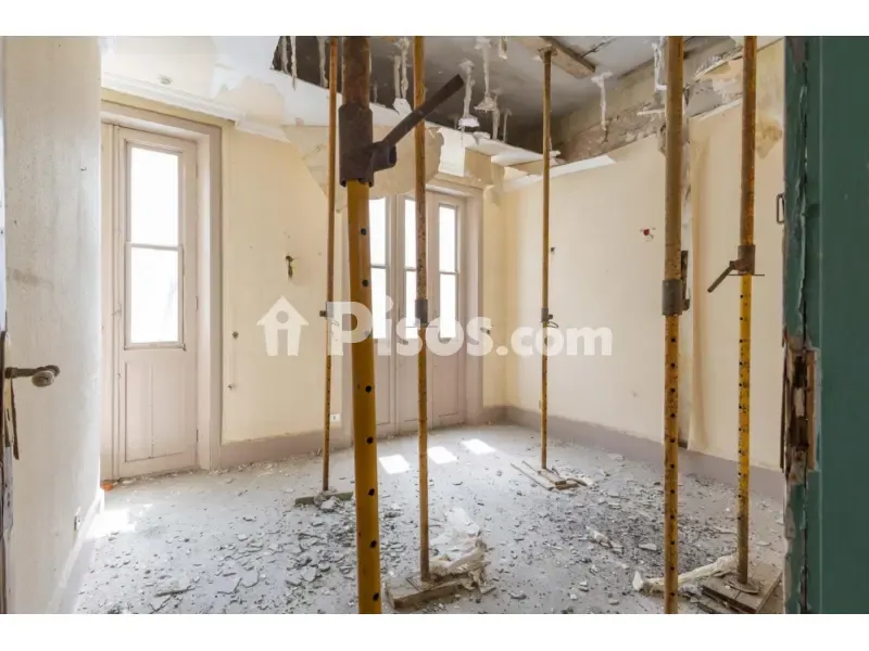 Pièces - Charming 1920s House for Renovation in Toscal