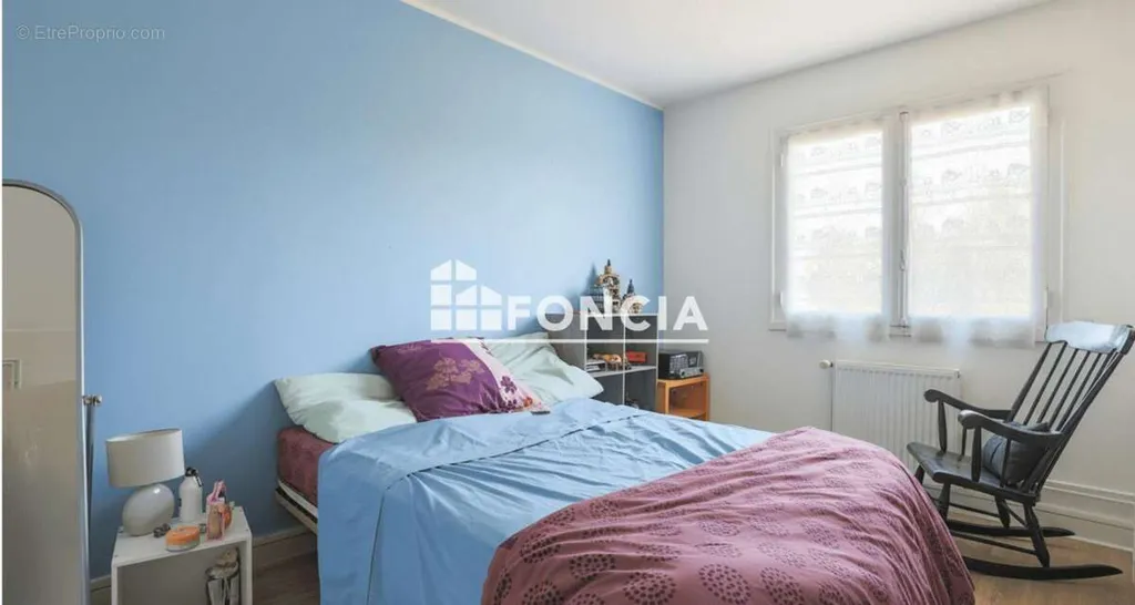 Magamistoad - Functional 4-Piece Apartment with Balcony in Rochefort