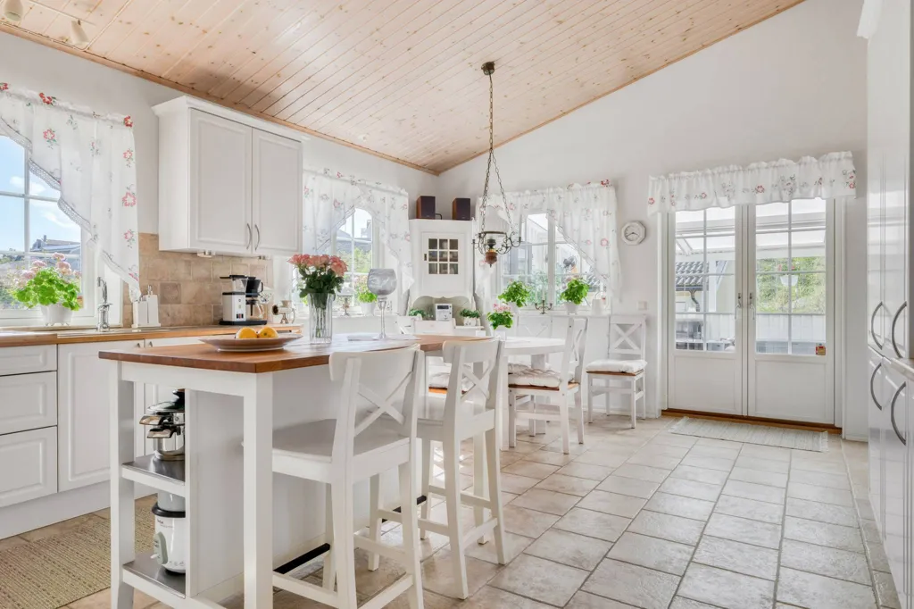 Cuisine - 1-Plan Villa with Mälaren View in Sundsvik