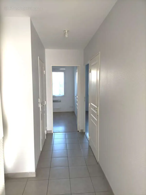 Esik - 4-Bed Apartment with Terrace in Beaussais
