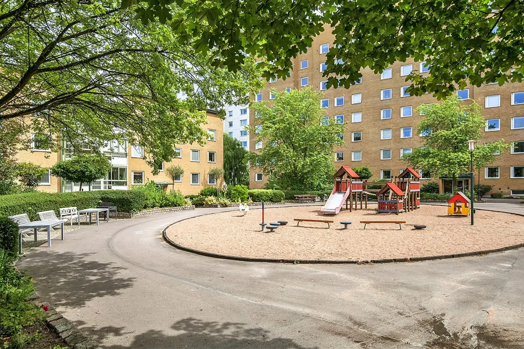 Aed - Five-Room Apartment with Balcony in Malmö