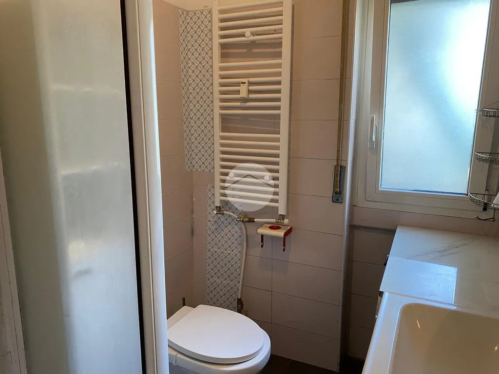 Salles de bain - First Floor Flat with Balcony in Milan South