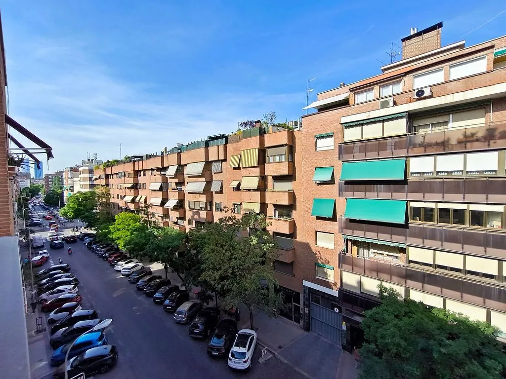 Balcony - Modernised Flat with East View in Chamartín