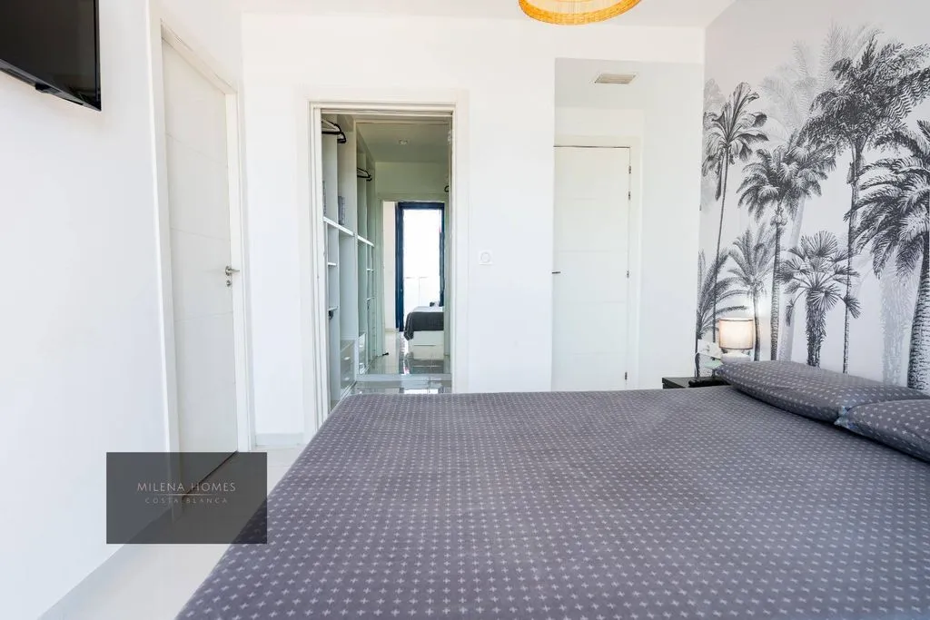 Chambres - Luxury Penthouse with Sea View in Punta Prima