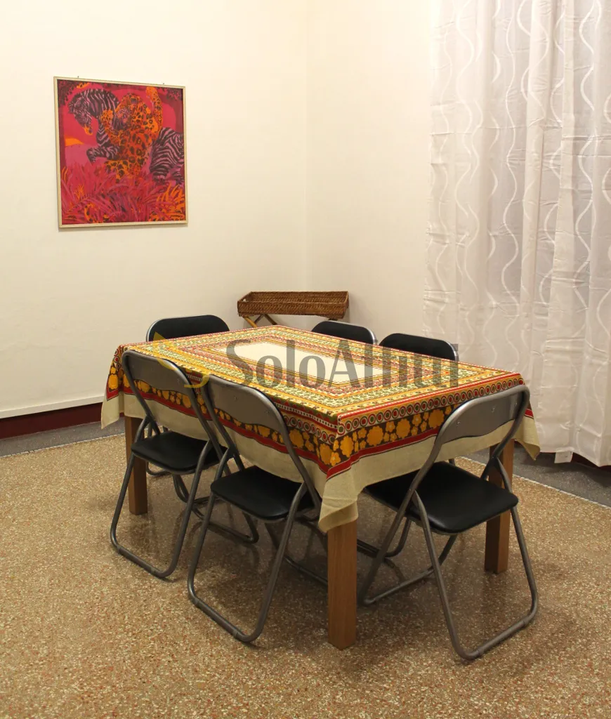 Salle à manger - 6-Bedroom Apartment in Historic Centre