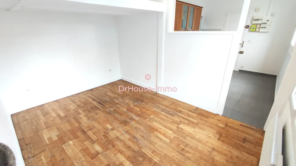 Pièces - Appartement Rénové avec Parking à Joinville-Le-Pont