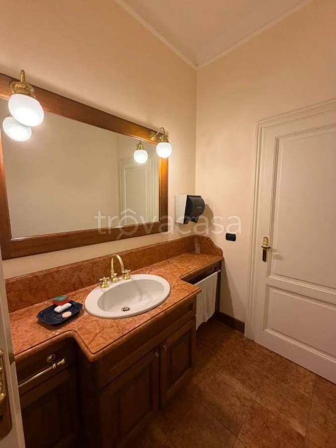 Vannitoad - Elegant Office Villa near Como Centre