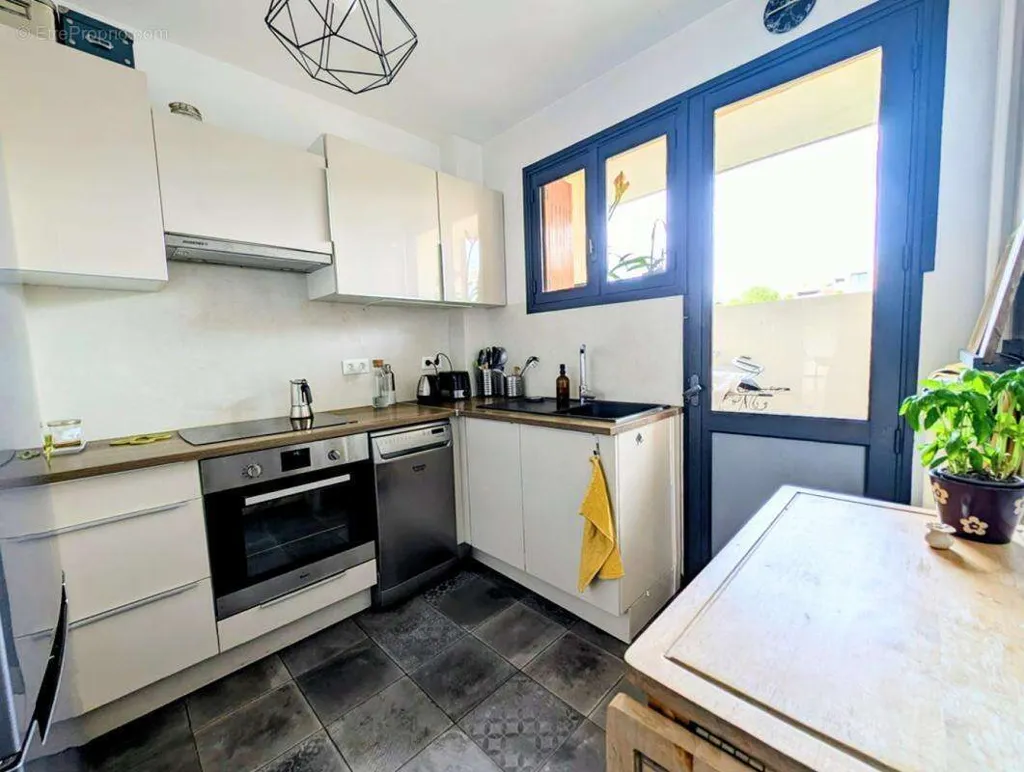 Appartement 3 pièces à Marseille-8e