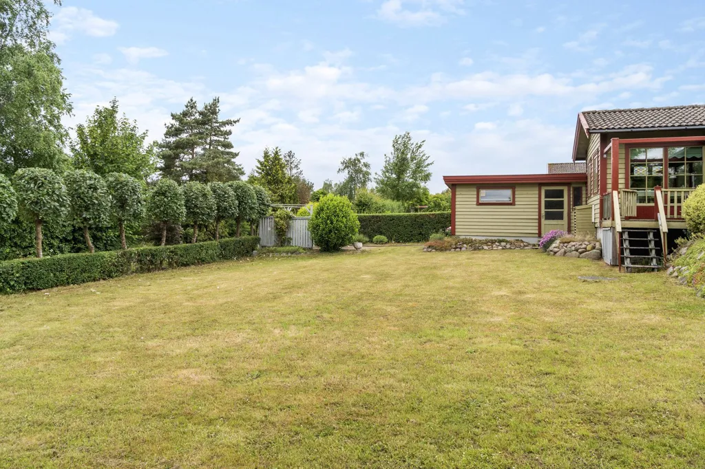 Jardin - 1979 Summerhouse with Garden in Bogø By