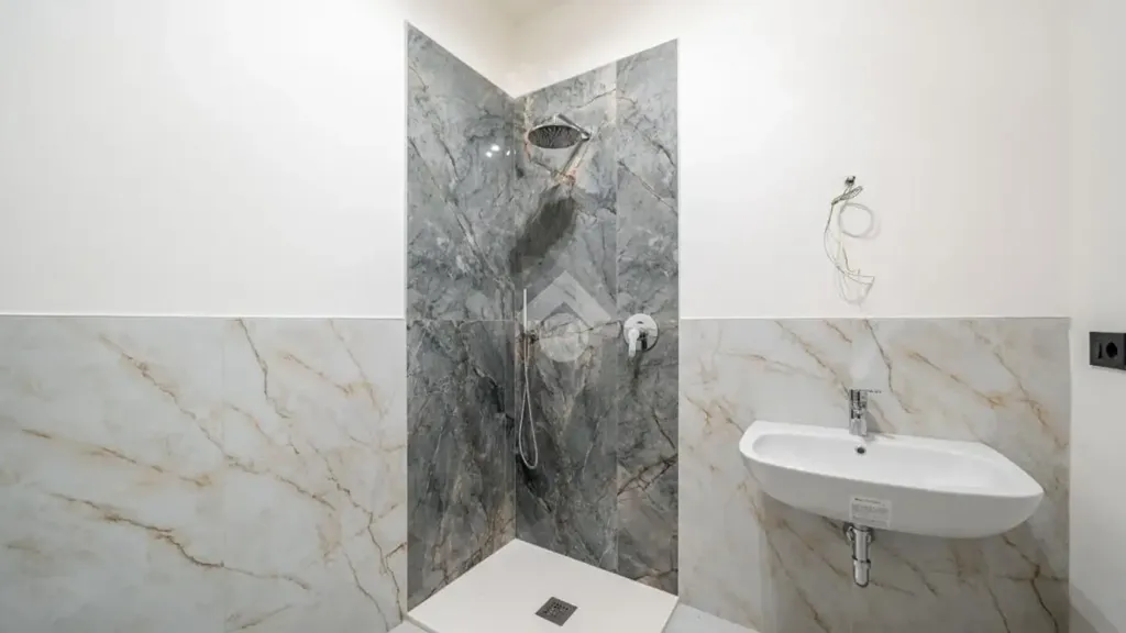 Bathrooms - Rusticated Apartment with Panoramic View in Reggio Emilia