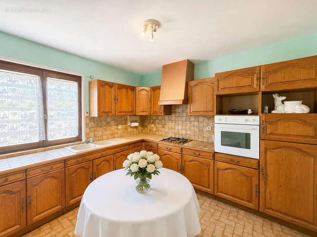 Kitchen - Villa with Terrace in Pélussin