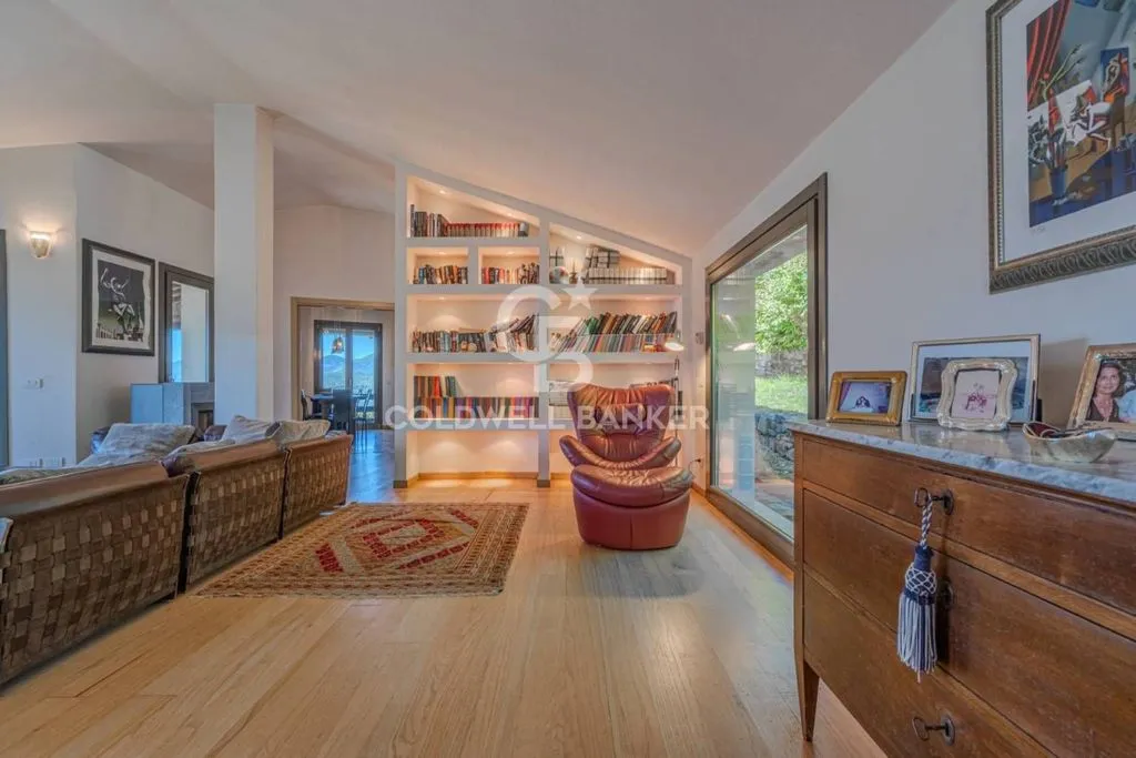 Séjour - Panoramic Villa with Private Park in Costa Volpino