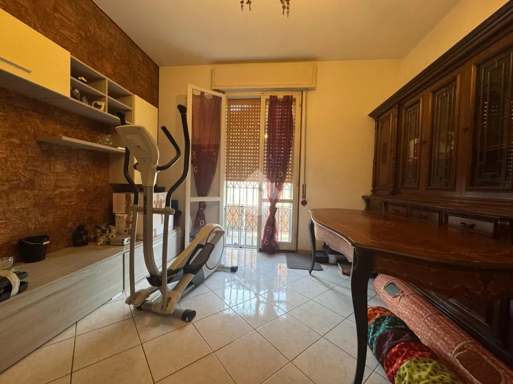 Sala da pranzo - 3-Bedroom Apartment with Balcony in Modena