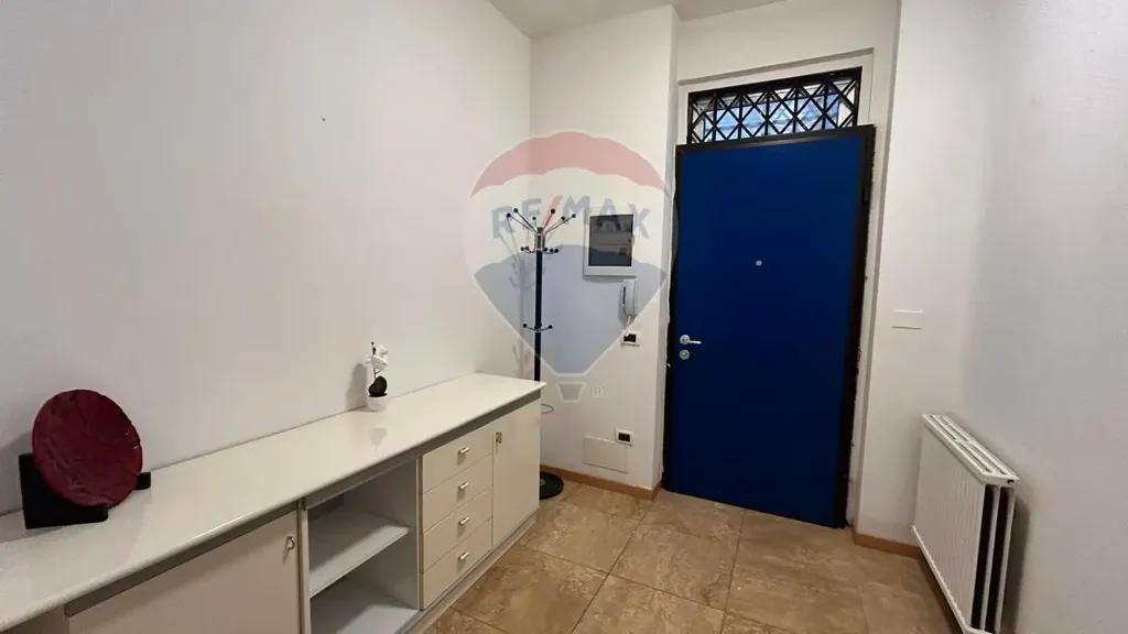 Hallway - Rented Apartment with Balcony in Ferrara