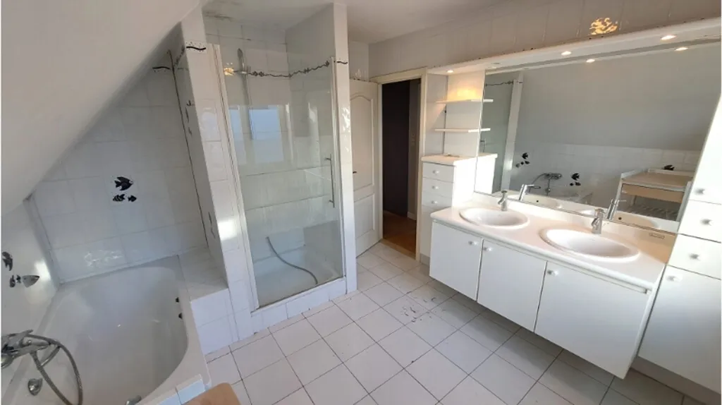 Vannitoad - Spacious 3-Bedroom House with Garden in Dudzele