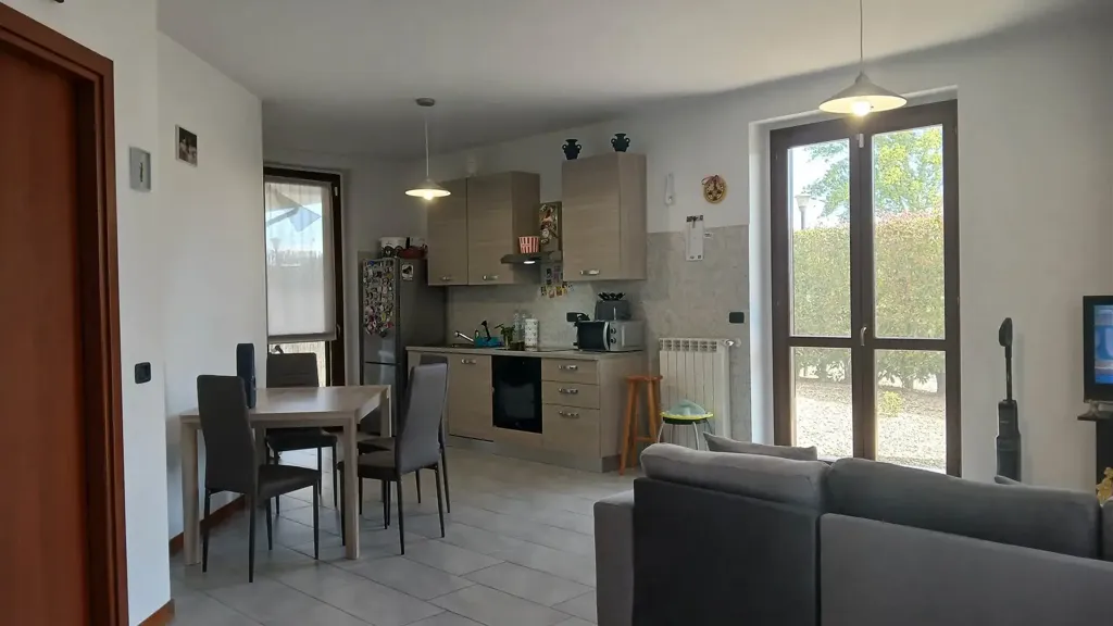 Elutuba - Terraced House with Private Garden in Mortara