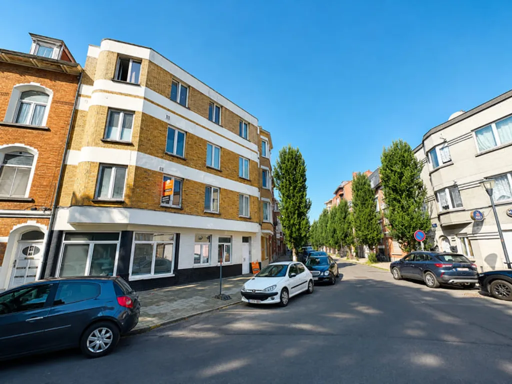 Extérieur - Appartement 2 Chambres dans un Environnement Calme à Anderlecht