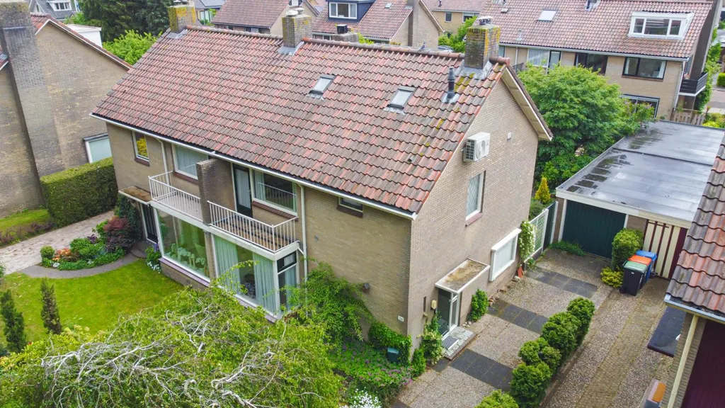 Vue aérienne - Two-Storey House with Garage in Zwolle