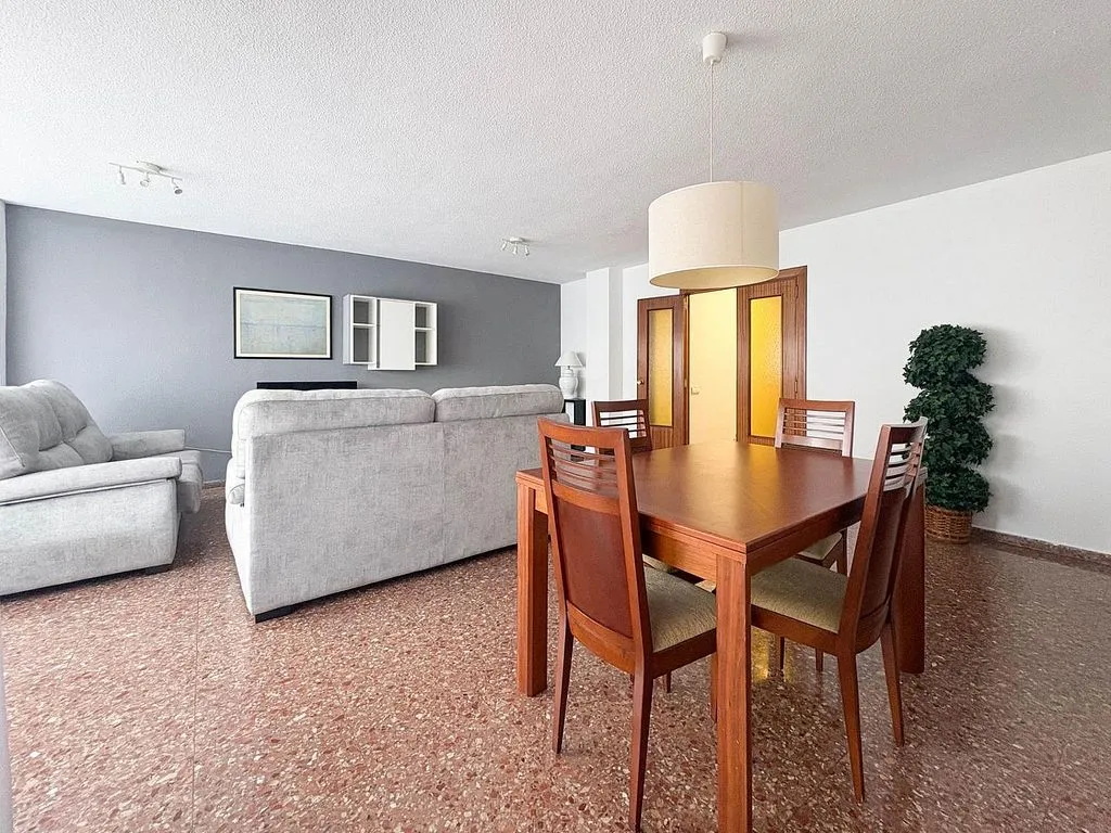 Söögituba - Apartment with Balcony and Rooftop Access in Ruzafa