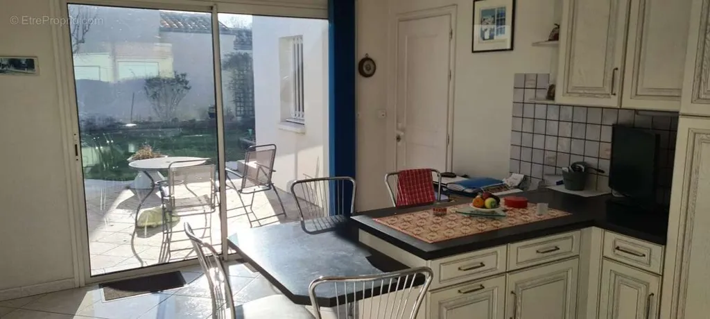 Cucina - Villa with South-Facing Terrace in Perigny