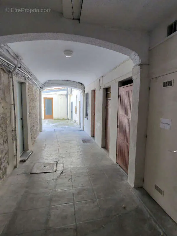 Ingresso - Central 2-Bed Flat near Nîmes Art School