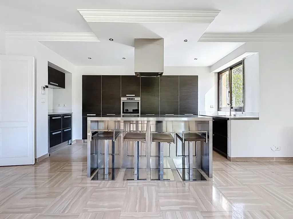 Cuisine - Appartement 4 Pièces avec Terrasse au Cœur de Cimiez