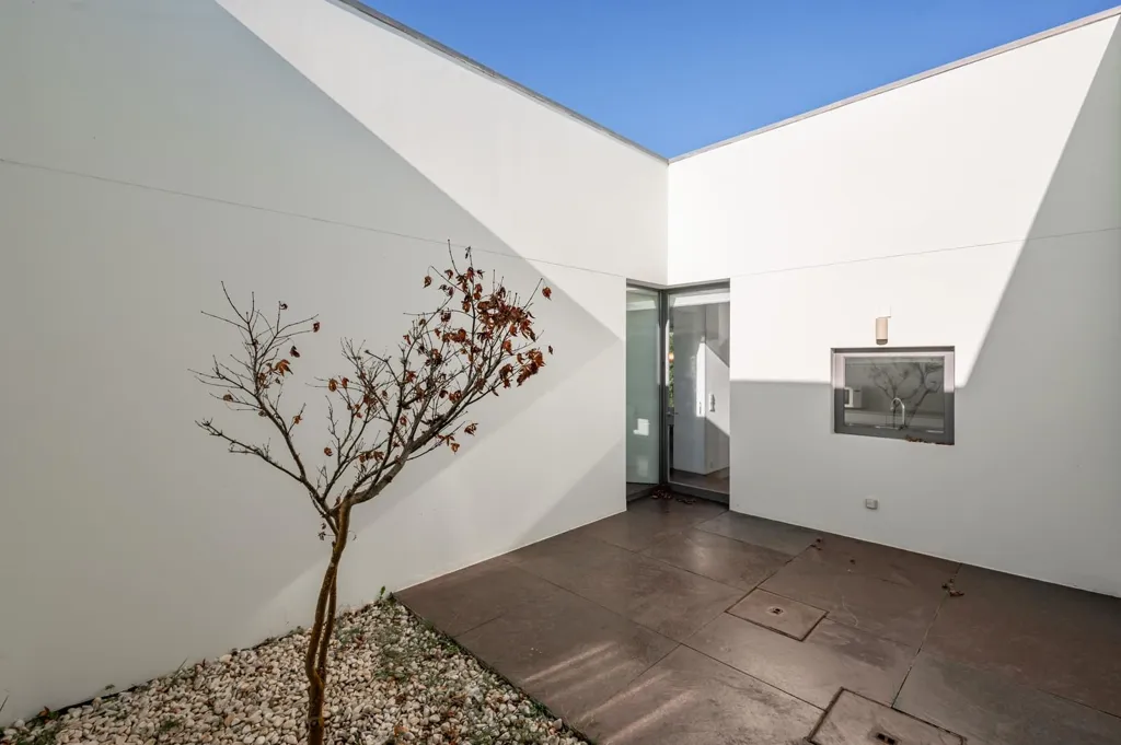 Aed - Contemporary Villa with Golf Course in Bom Sucesso