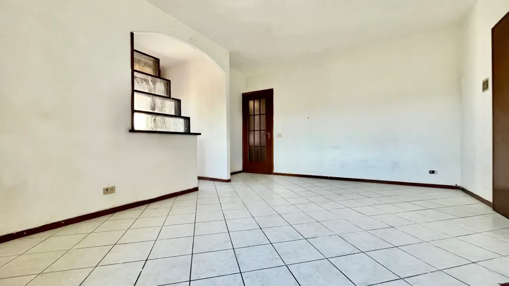 Pièces - Apartment with Terrace in Calcinaia Centre