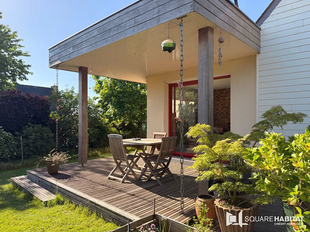Terrace - 5-Bedroom House with Terrace in Taupont