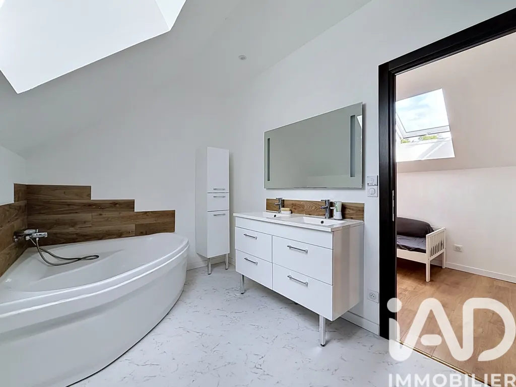 Bagni - Renovated Farmhouse with Pool in Montrichard