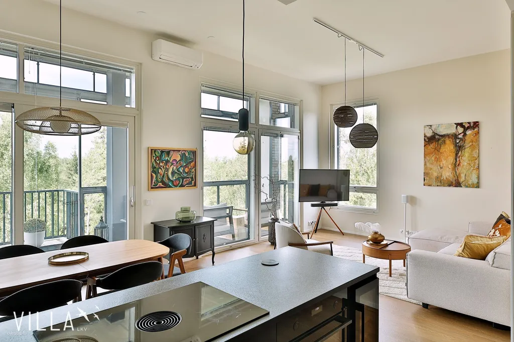 Soggiorno - Modern Apartment with West-Facing Balcony in Vuores