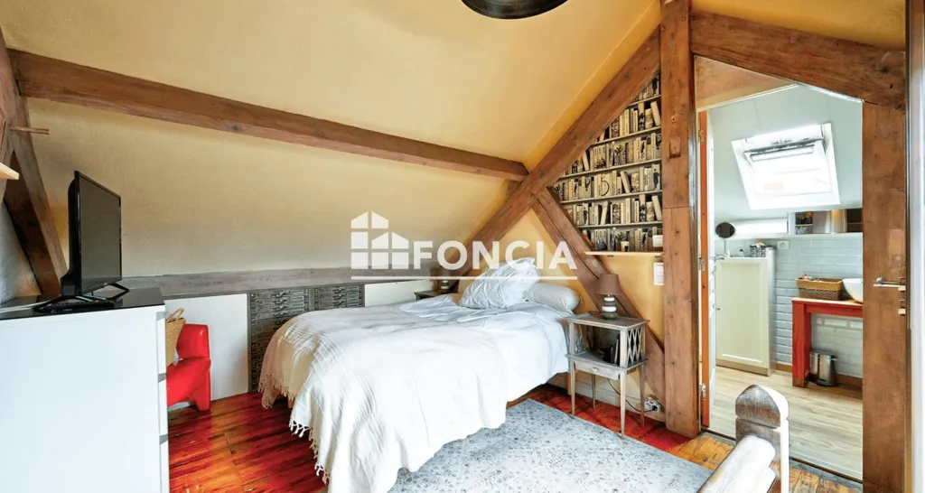 Magamistoad - Three-Bedroom House with Subterranean Space in Osny