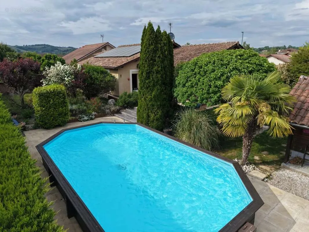 Vue aérienne - Maison de Plain Pieds avec Piscine à St Marcellin