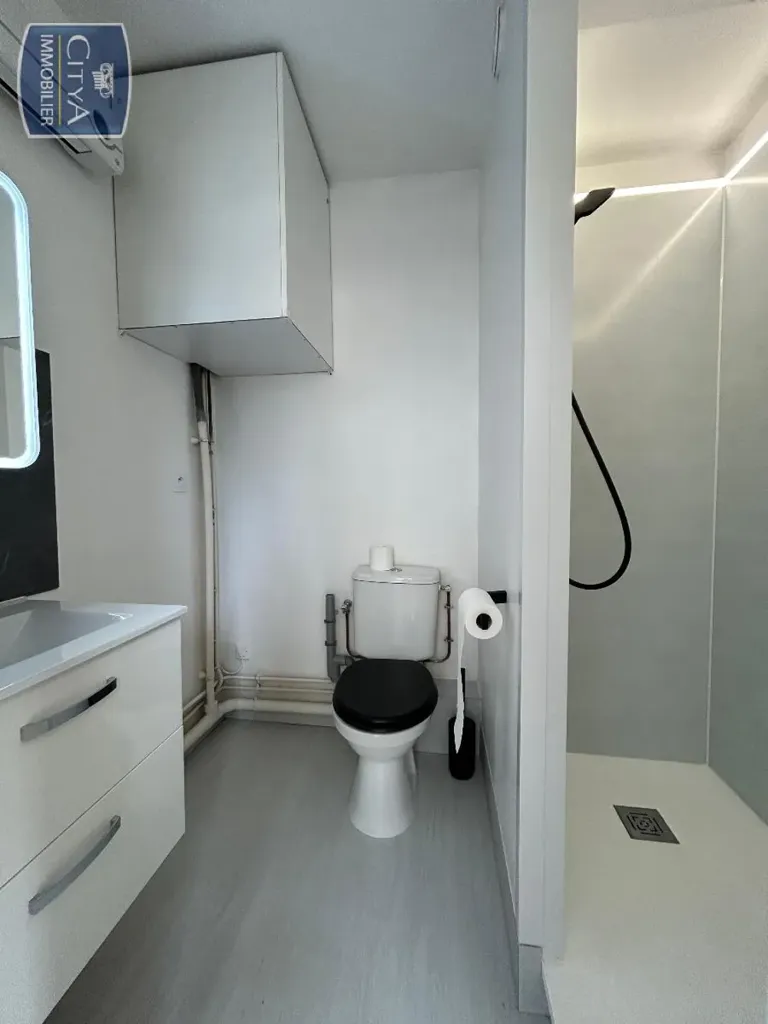 Salles de bain - Studio Aménagé avec Ascenseur à Beauvais