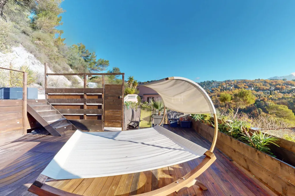 Villa avec Piscine et Vue Panoramique à Contes