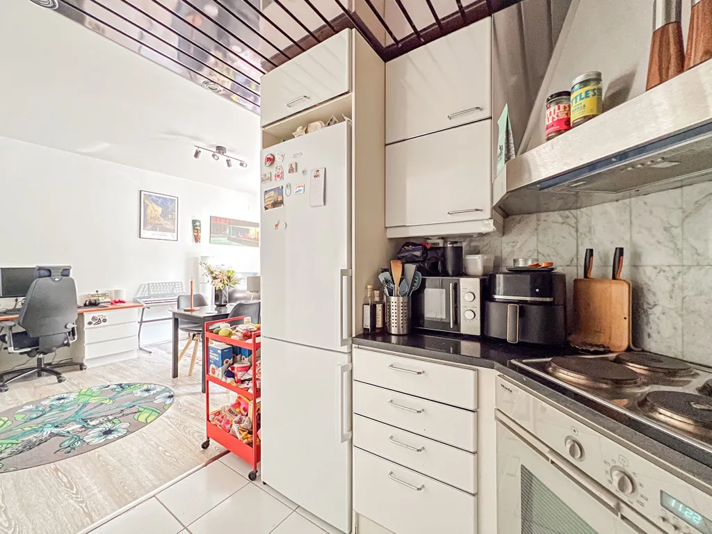 Kitchen - Charming Apartment with Park Views in Taka-Töölö