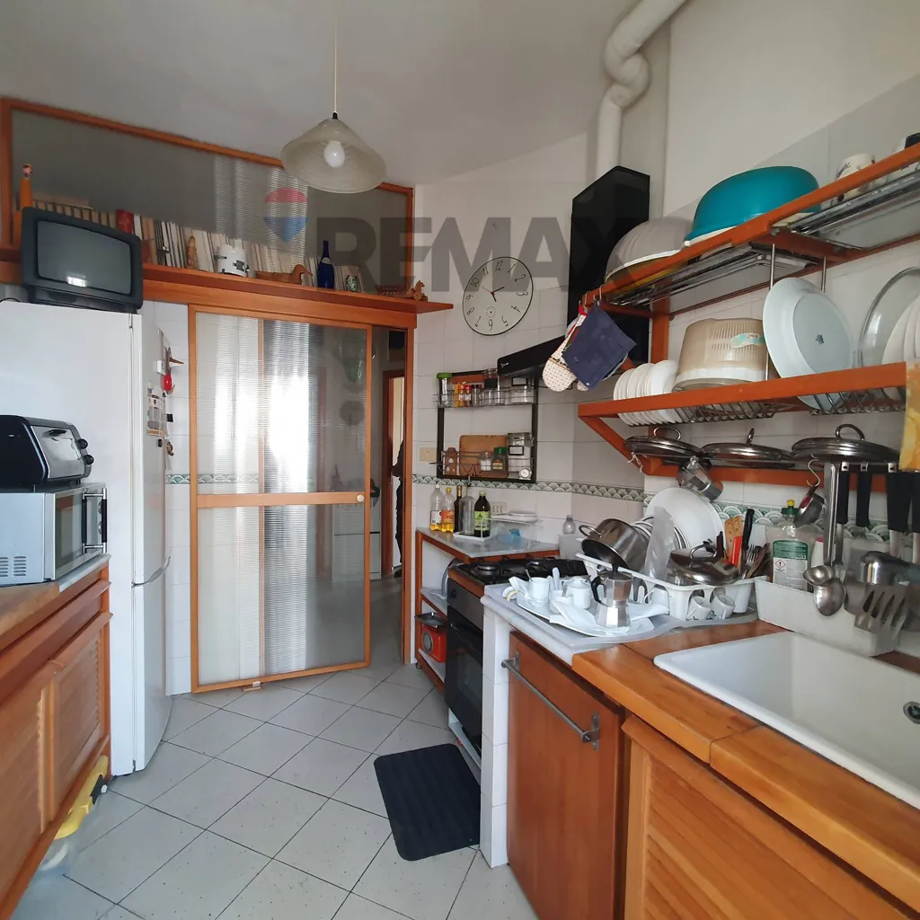 Cuisine - Spacious Apartment with Balcony in Catania
