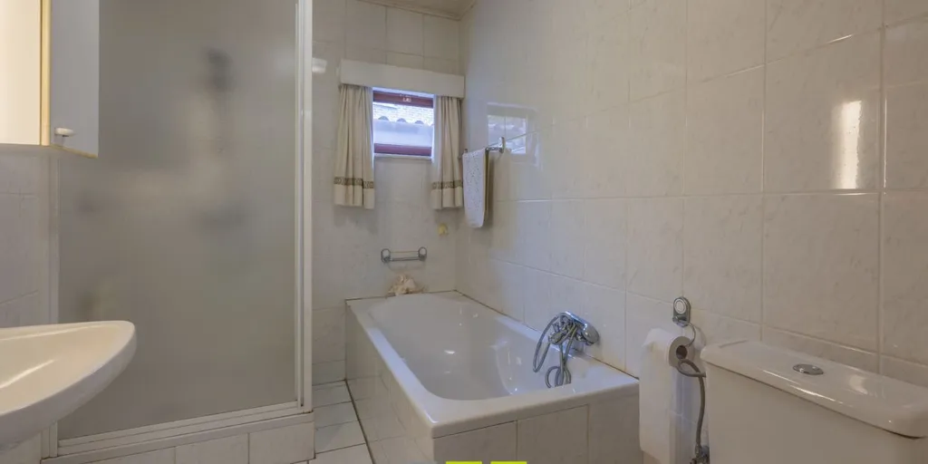 Salles de bain - Maison à Renover avec Jardin à Maasmechelen