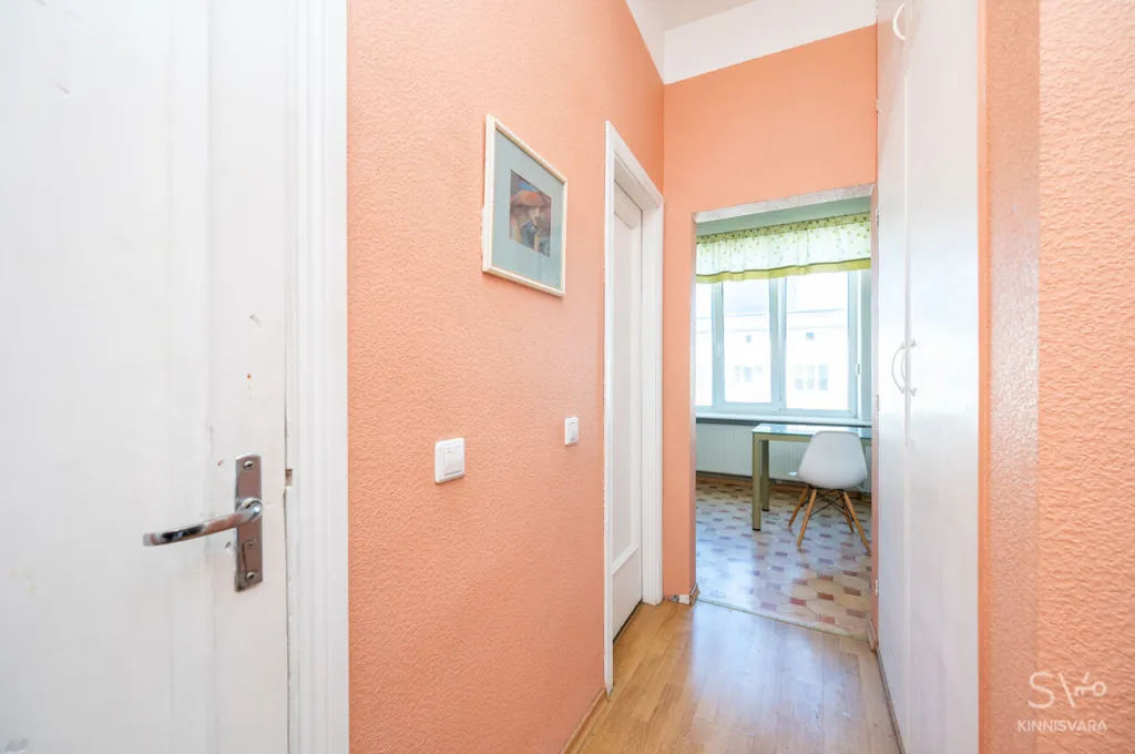 hallway_entrance