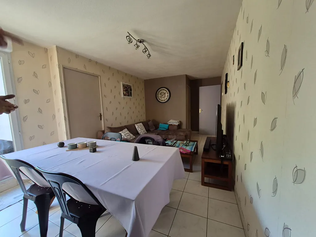 Söögituba - Secure Apartment with Balcony in Residence