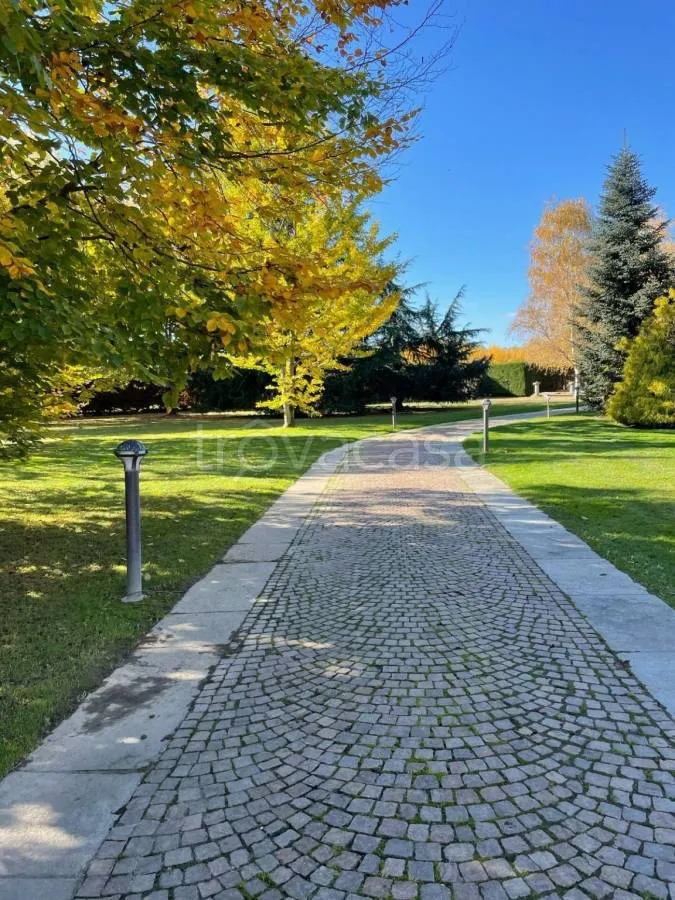 Aed - Historic Villa with Unique Fountain in Cuneo