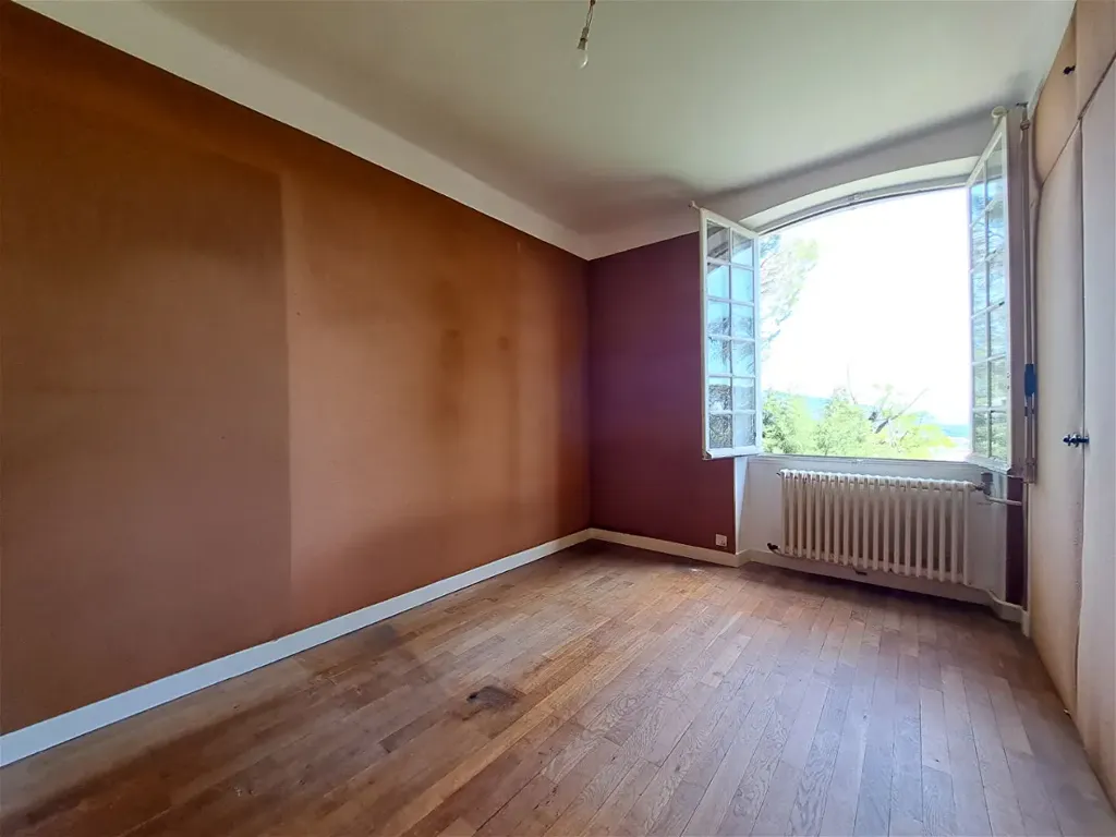 8-toaline maja asukohas Privas