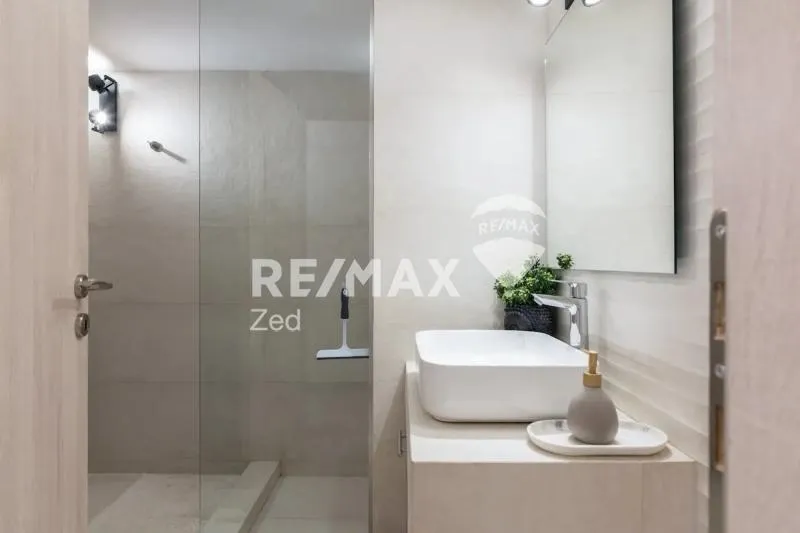 Salles de bain - Modern Apartment with Sea View in Piraeus