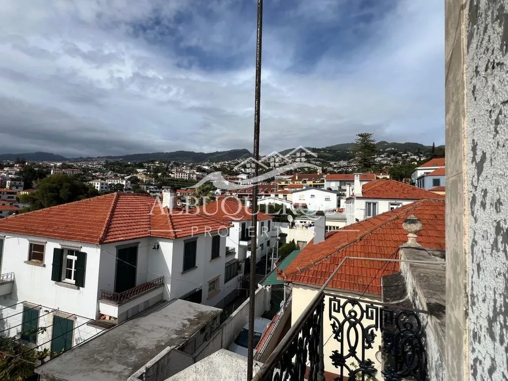 Rõdu - Historic Building for Restoration in Funchal Centre