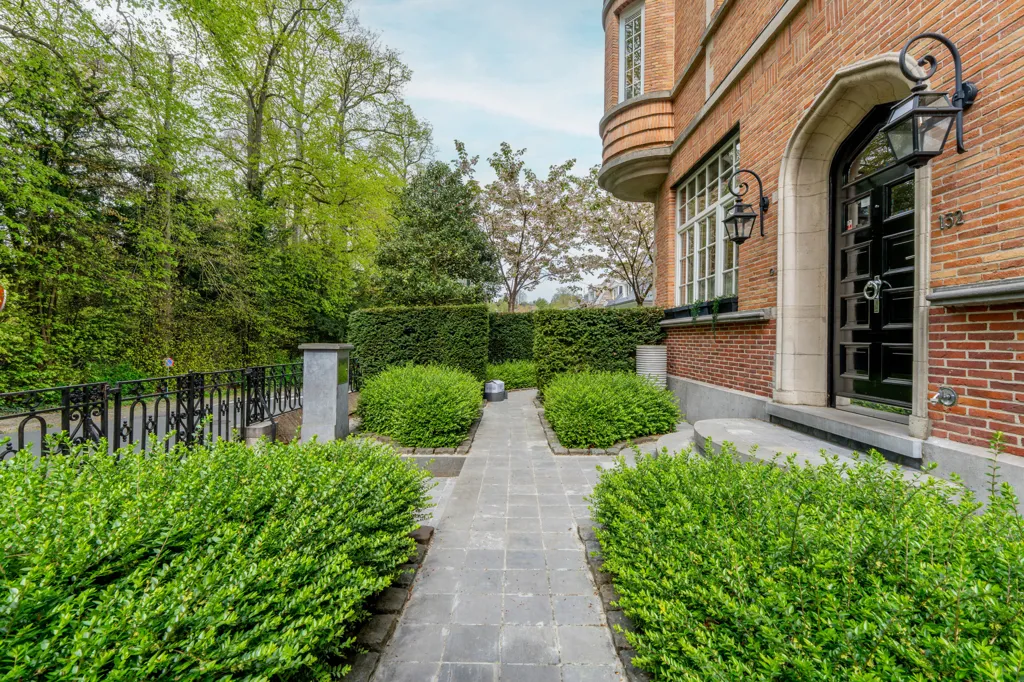 Aed - 1930s Apartment with Garden in Uccle