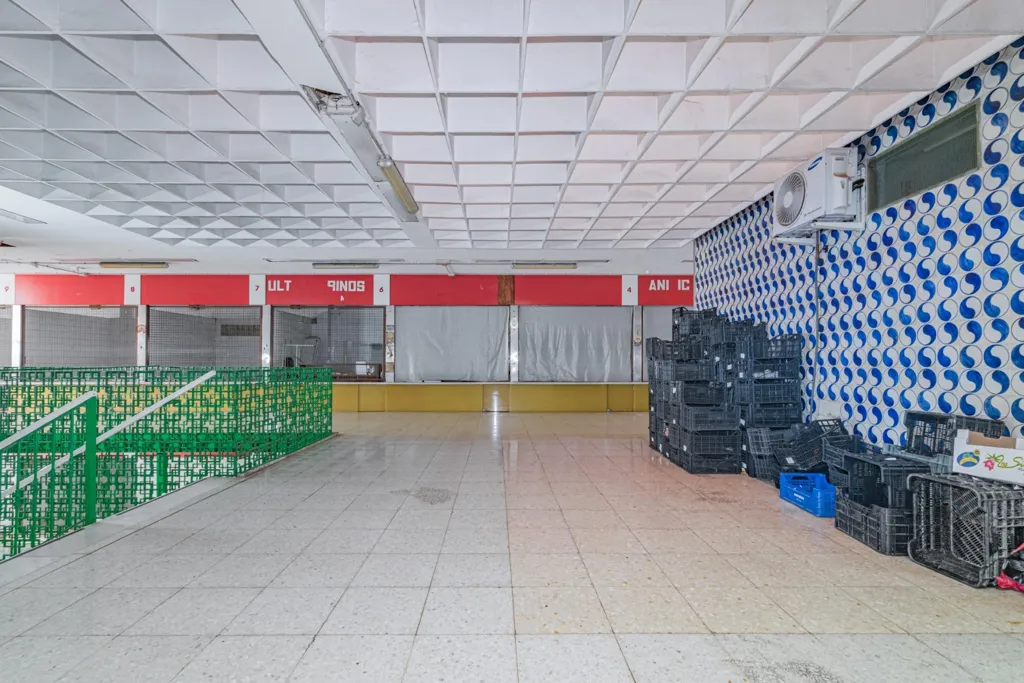 Garage - Edified Plot with Market in Málaga