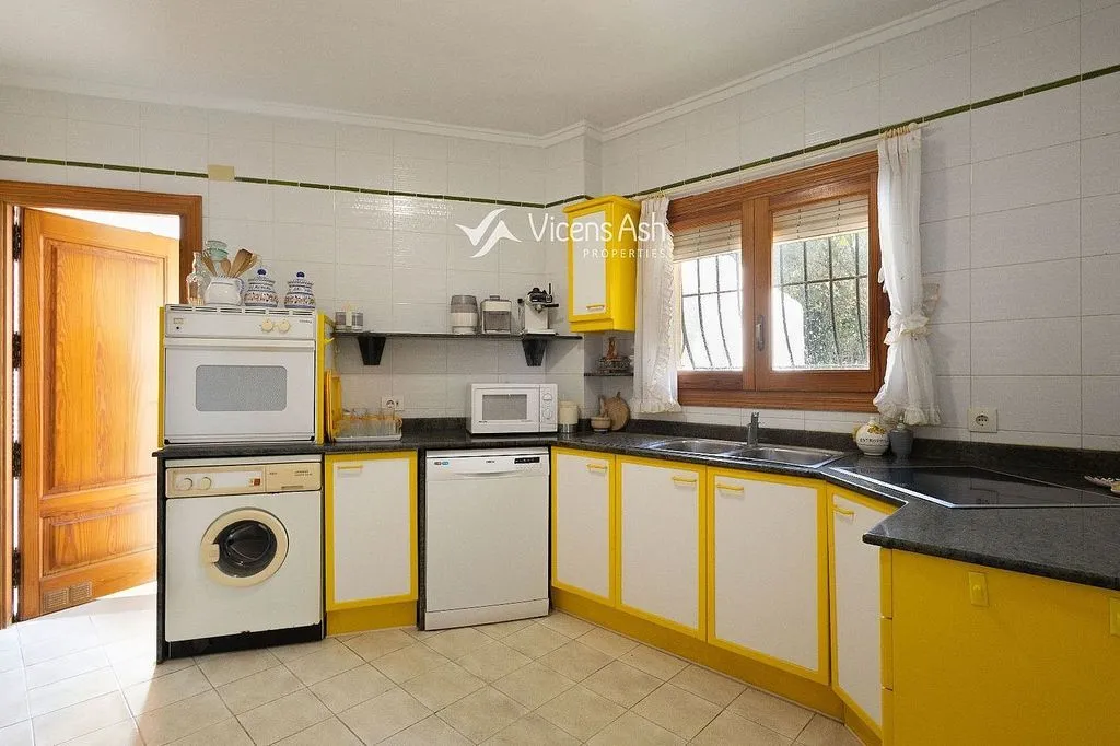 Kitchen - Villa with Pool and Terrace in Jávea