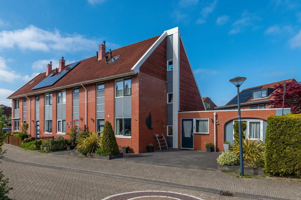 Extérieur - Corner House with Overhang in Hoorn