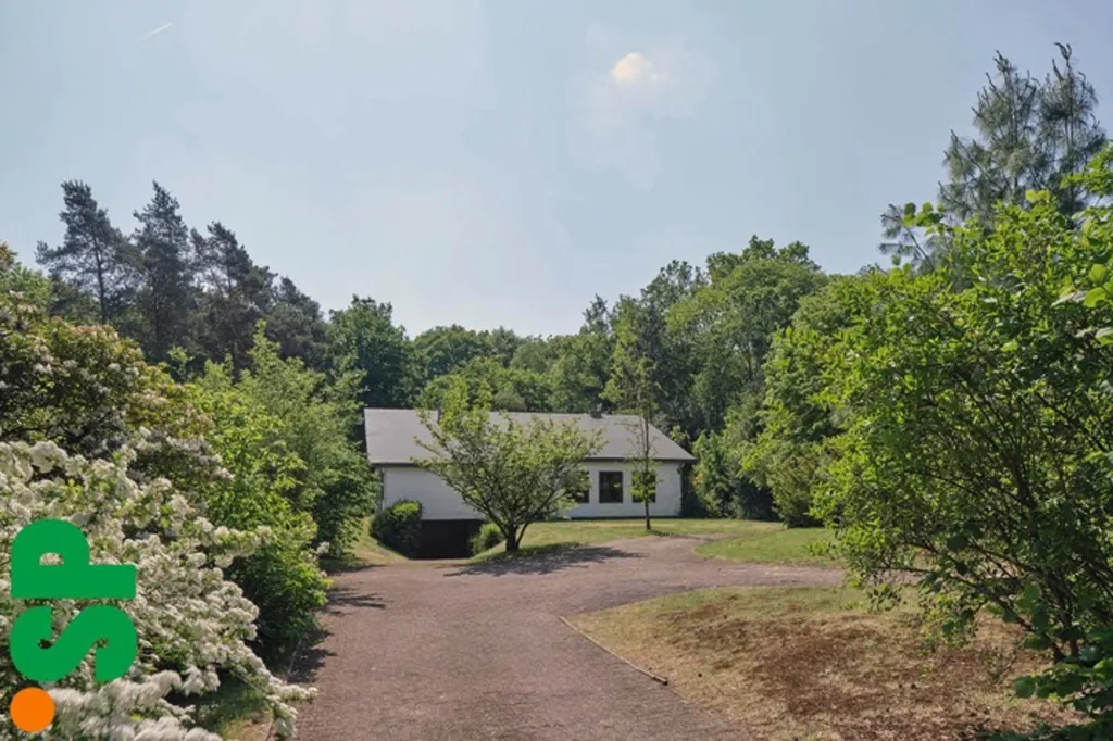 Extérieur - Villa Moderne avec Terrasse à Diepenbeek